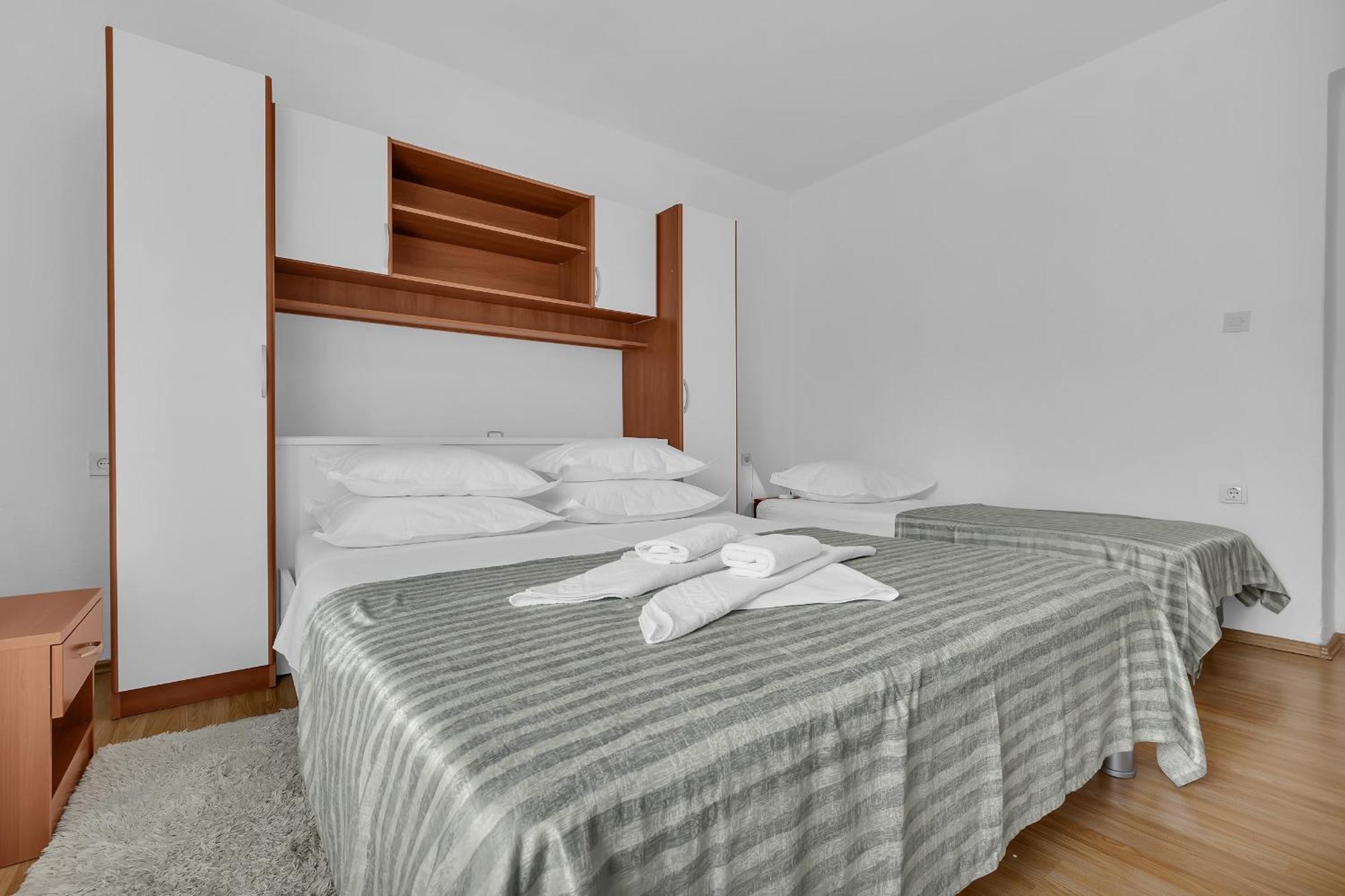 Apartment And Rooms Mila Makarska Eksteriør billede