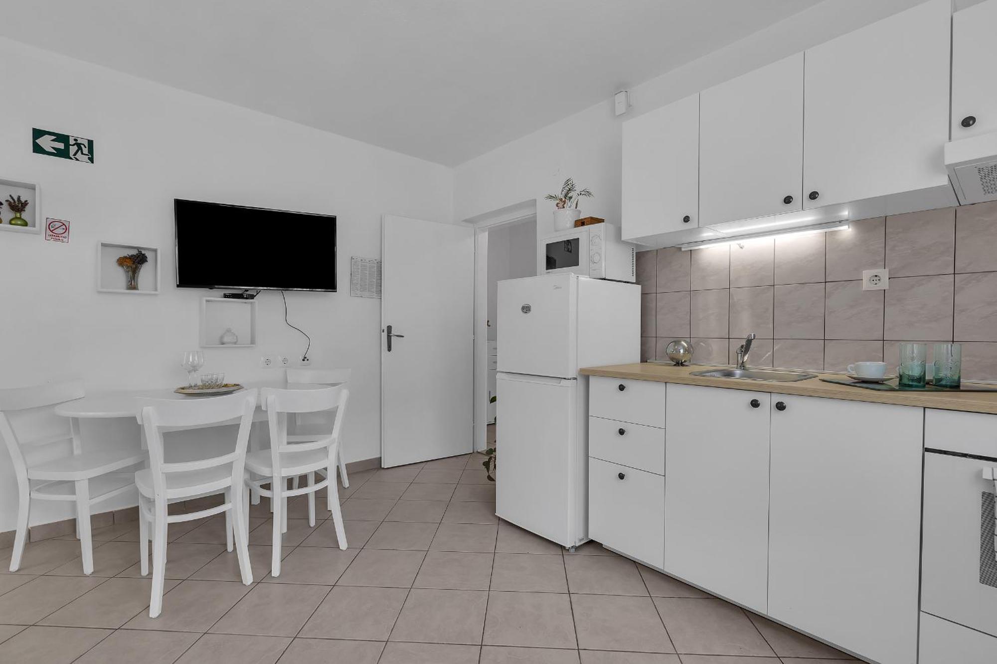 Apartment And Rooms Mila Makarska Eksteriør billede