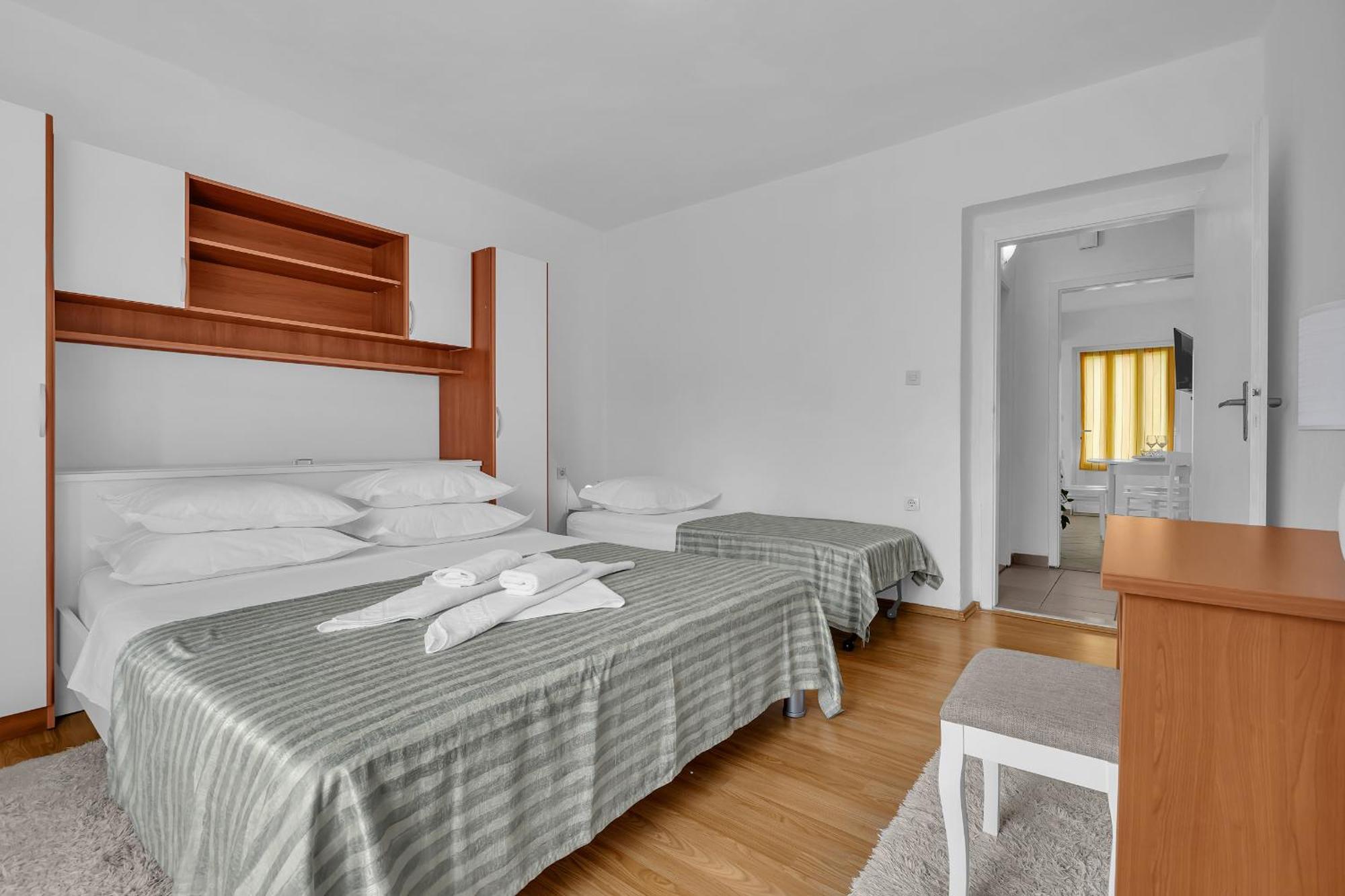 Apartment And Rooms Mila Makarska Eksteriør billede
