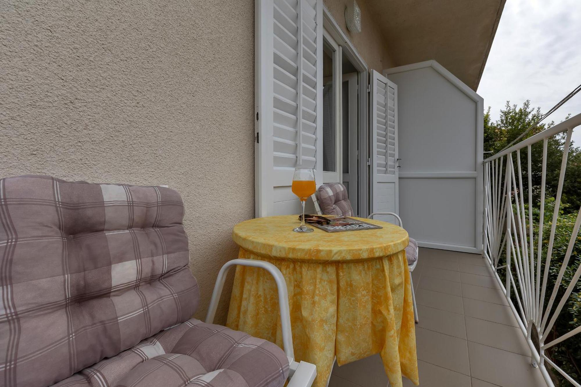 Apartment And Rooms Mila Makarska Eksteriør billede
