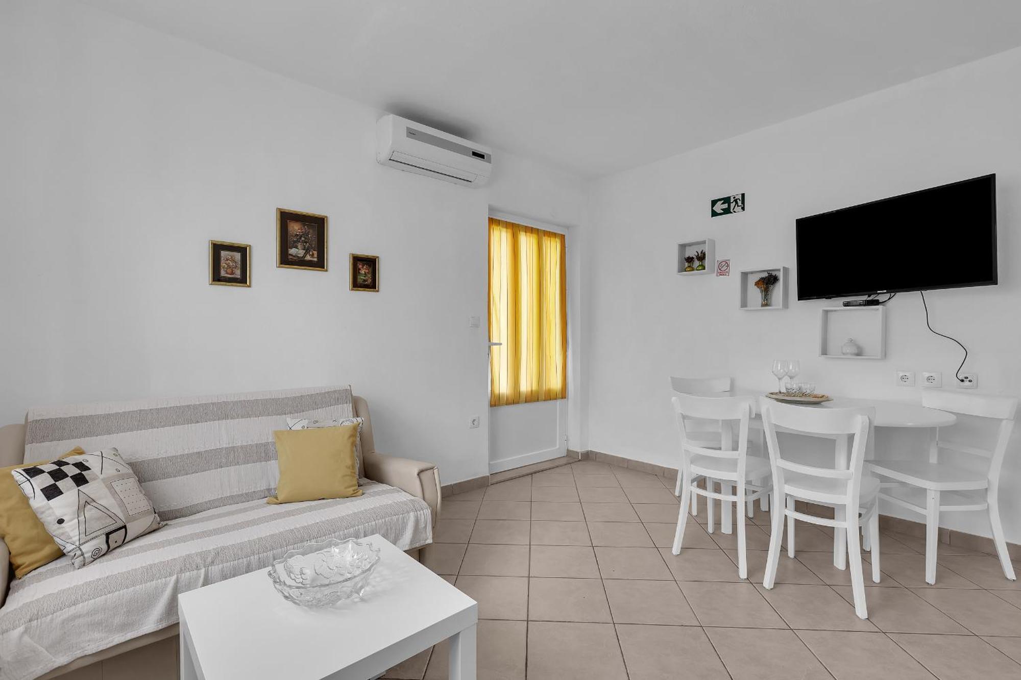 Apartment And Rooms Mila Makarska Eksteriør billede