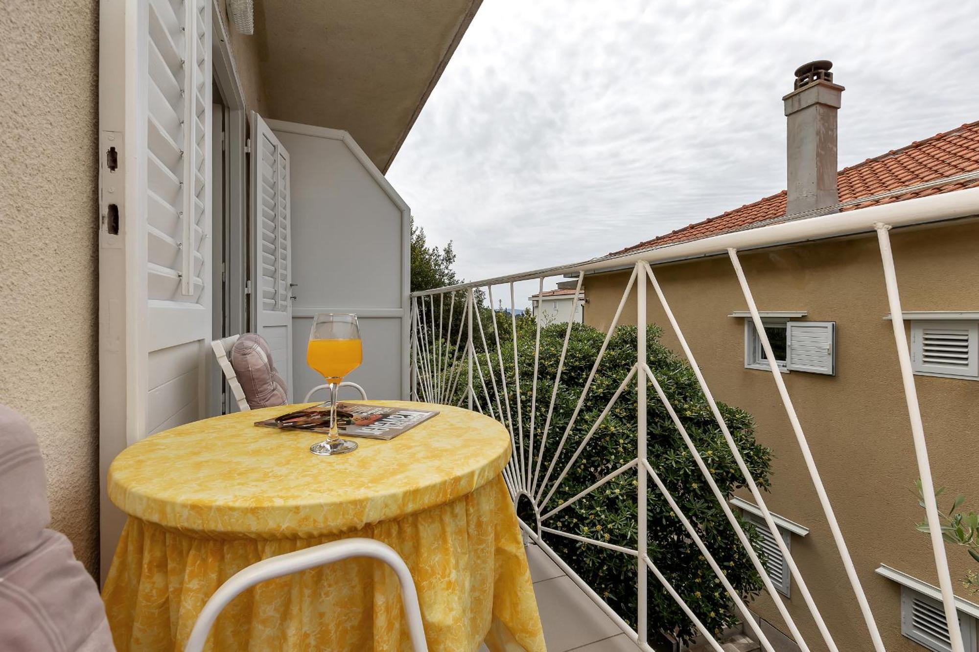 Apartment And Rooms Mila Makarska Eksteriør billede